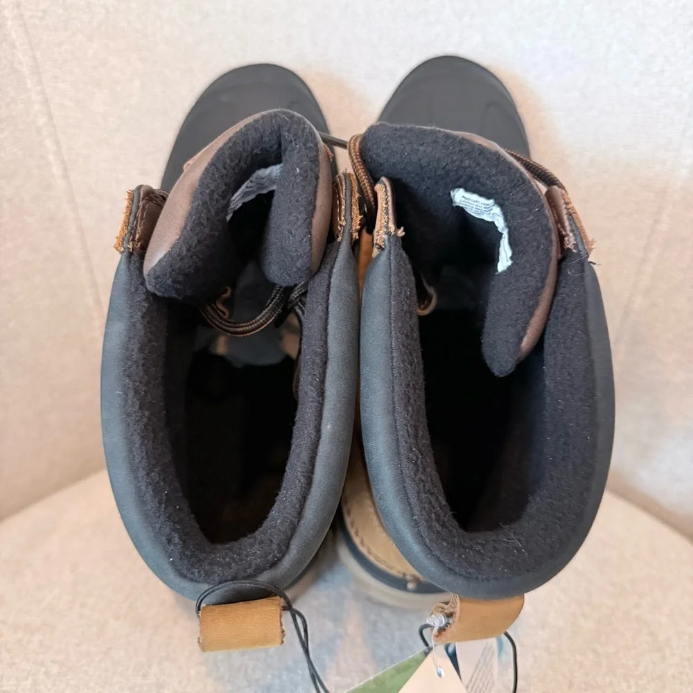 NWT Ozark Trail men’s snow boots size 10